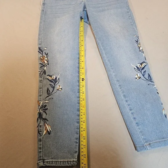 Sandpiper Petite Embroidered Floral Stretch Jeans Womens Sz 4 Spring - Picture 4 of 11